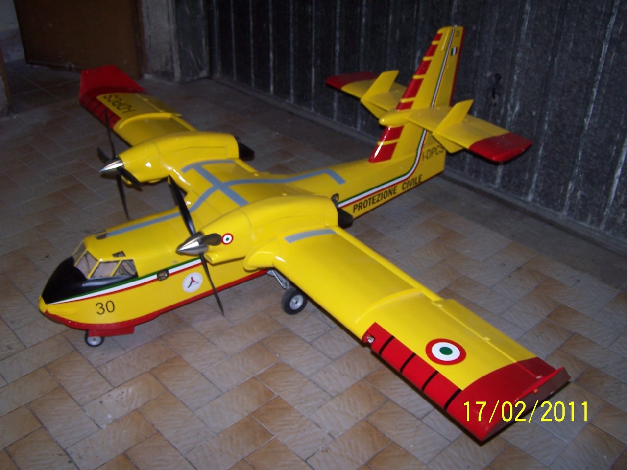 Maquette avion Heller STARTER KIT (Kit de démarrage) Canadair CL-415
