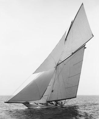 Gloriana Yacht (60")